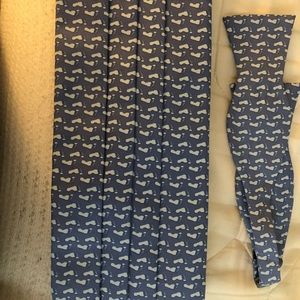 Vineyard Vines Tar Heel Bow Tie Set
